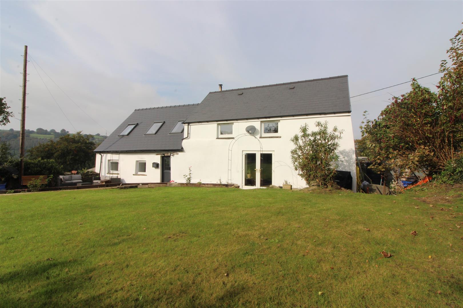 Twyn Gwyn Farm Lane, Mynyddislwyn Wayman Schwartz